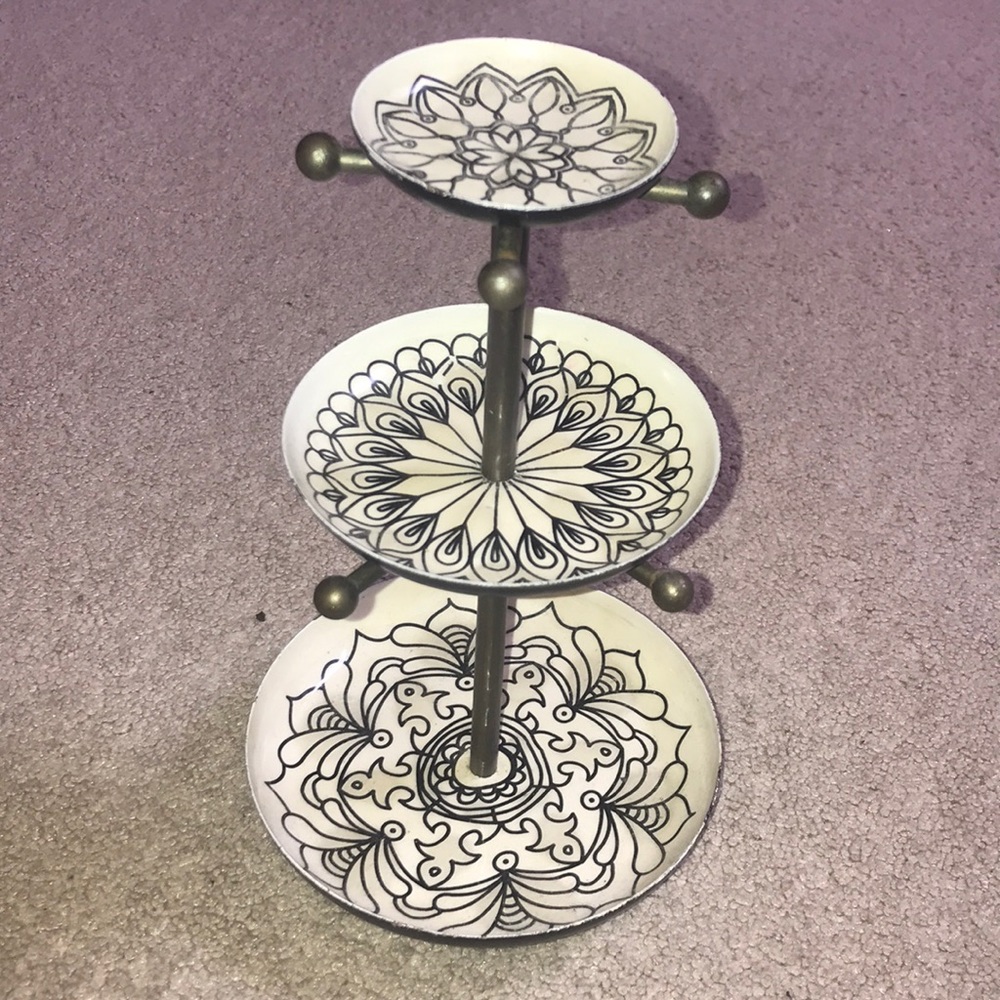 Three tier jewelry organizer